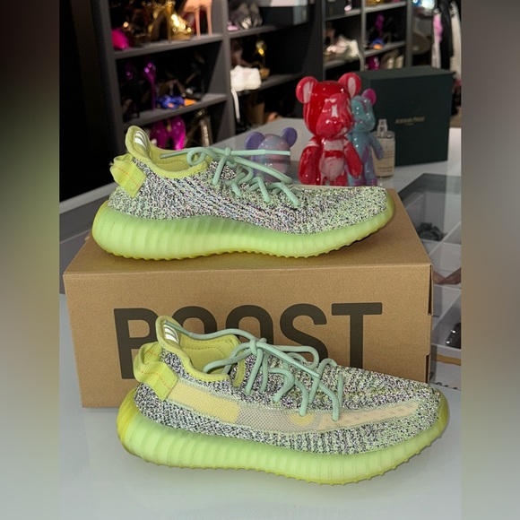 Adidas Yeezy Boost 350 V2 Yeezreel Reflective - Picture 4 of 10